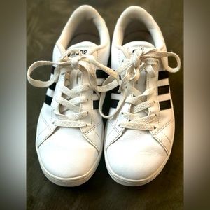 Adidas Youth Size 3 White Grand Court Cloudform Shoe